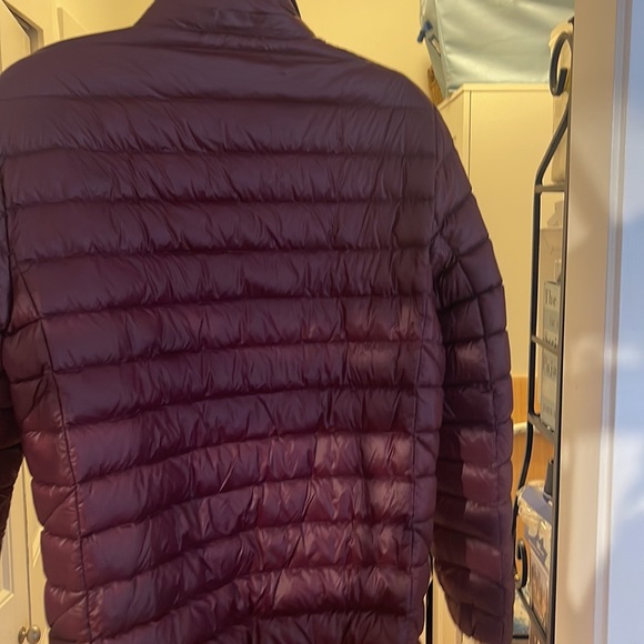 Barely worn wine colour calvin Klein packable jacket - Picture 3 of 3